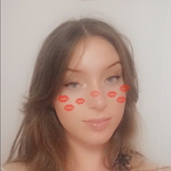 Meet your Posher, Sarah - Picture 1 of 1